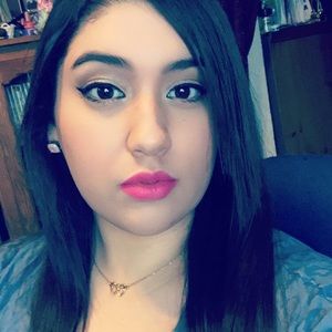 Meet your Posher, Lorena